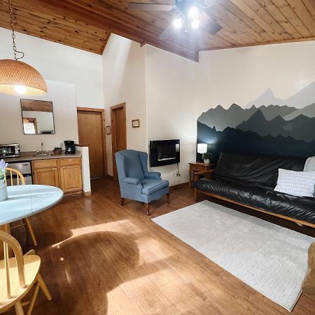 Cozy Cabin Close To Downtown Woodland Park Exterior photo