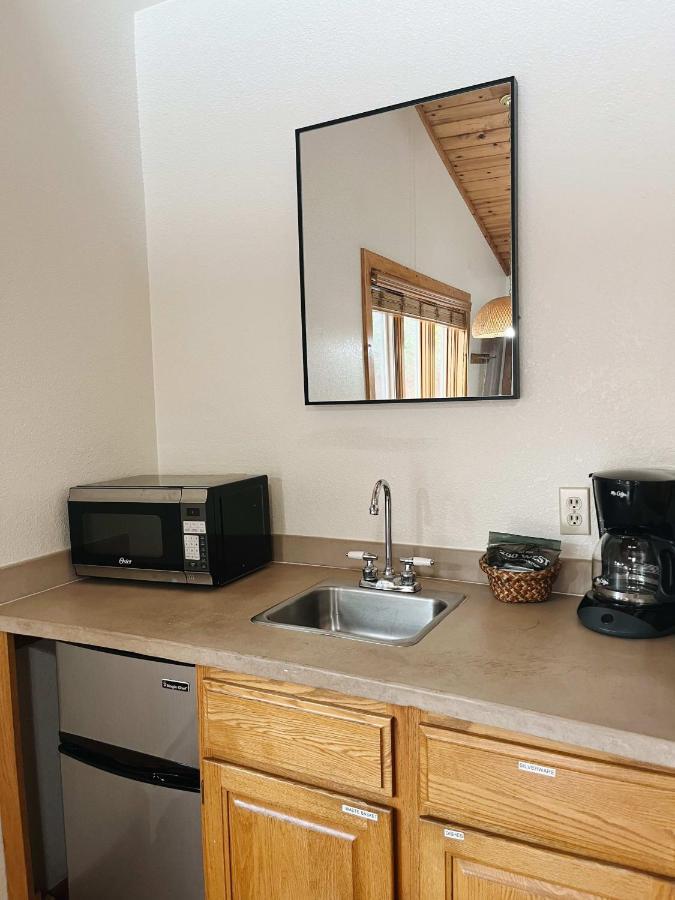 Cozy Cabin Close To Downtown Woodland Park Exterior photo