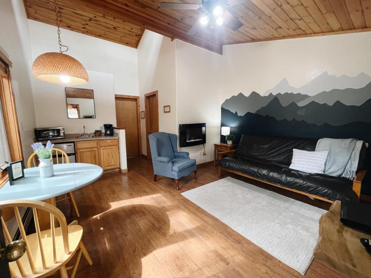 Cozy Cabin Close To Downtown Woodland Park Exterior photo